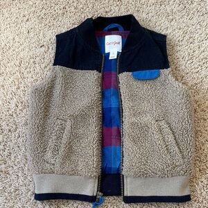Cat & Jack Fleece Vest with Plaid Interior size 2T